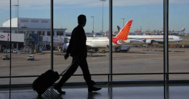 Vonesa fluturimesh në aeroportet e Berlinit dhe Spanjës, shkak problemet teknike