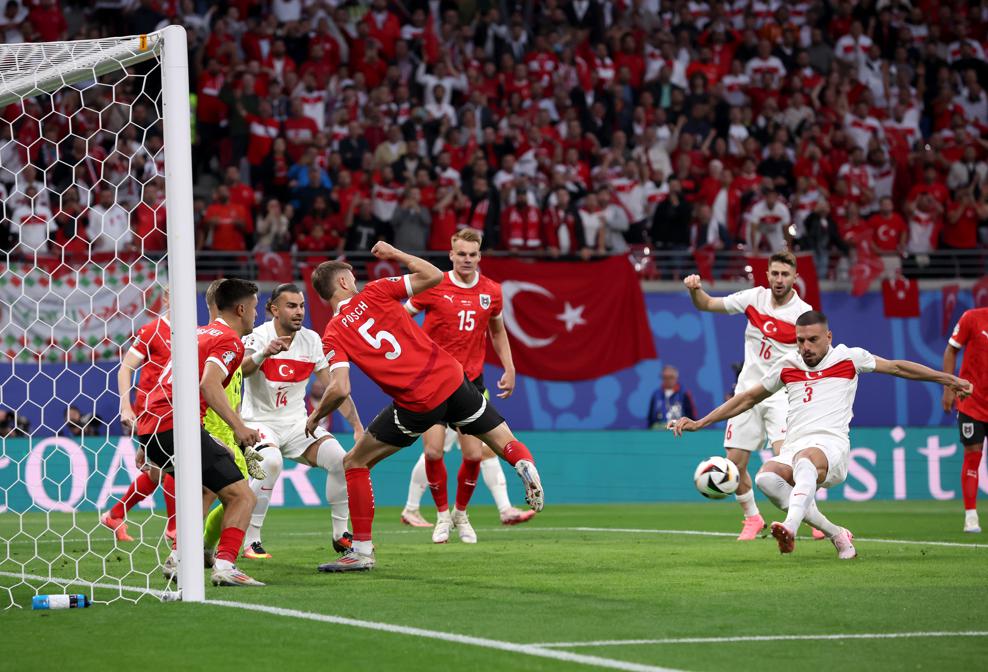Nisje e çmendur e lojës, Turqia gjen avantazhin ndaj Austrisë