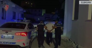 Plagosi ish-bashkëshorten/ Elbasan, arrestohet 53-vjeçari, sekuestrohet thika