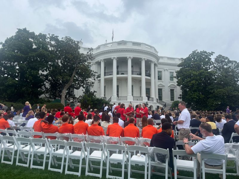 Dalja e parë publike e Kamala Harris pas tërheqjes së Biden, gazetarët mblidhen në Shtëpinë e Bardhë
