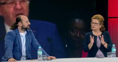 Ekspertja: Humbja, pozitive për Le Pen, do ketë kohë të përgatitet për 3 vjet. Goxhaj: Koalicioni fitues i rrezikshëm për Kosovën