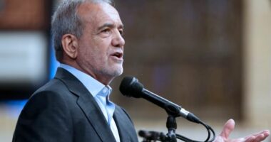 Masud Pezeshkian betohet si president i ri i Iranit