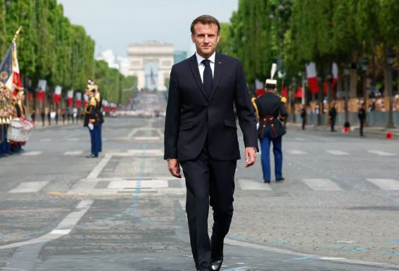 Macron, një figurë e vetmuar dhe e çuditshme, një “Napoleon” që nuk dëshiron të humbasë