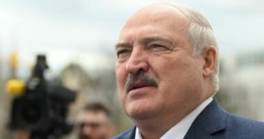 Lideri autoritar bjellorus nënshkruan dekret për amnisti masive, do të lirohen mbi 2 mijë të burgosur