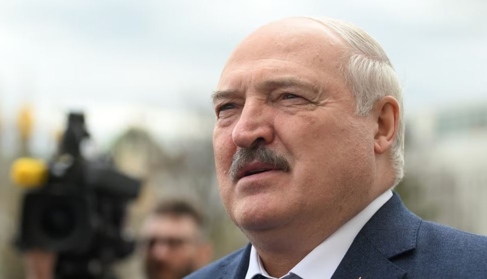 Lideri autoritar bjellorus nënshkruan dekret për amnisti masive, do të lirohen mbi 2 mijë të burgosur