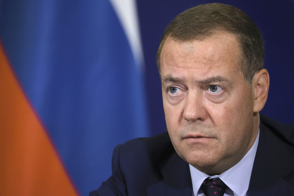 Medvedev: Moska duhet të synojë zhdukjen e Ukrainës dhe NATO-s