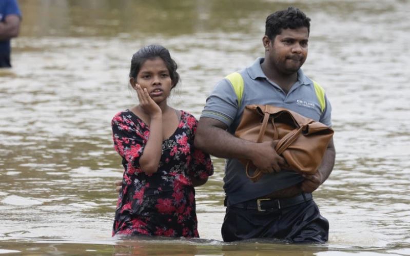 Përmbytje masive në Indi, 16 të vdekur