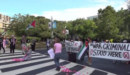 Protestuesit pro-palestinezë i shkojnë Netanyahut, “poshtë” hotelit në Uashington