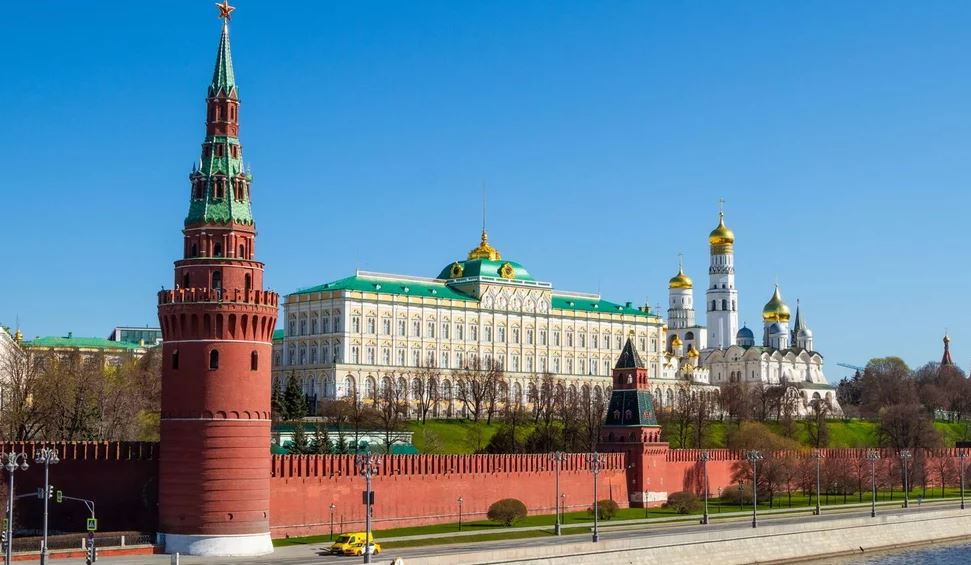 Kremlini: I hapur për bisedime me Ukrainën