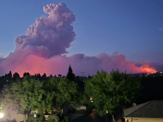 Zjarret “pushtojnë” Kaliforninë, mijëra të evakuuar