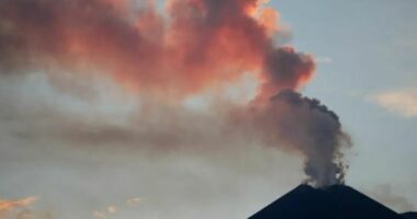 Rihapen aeroportet në Katania pas shpërthimit vullkanik