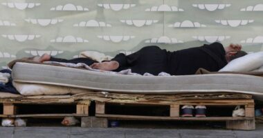 Rritet numri i të pastrehëve në Spanjë për shkak të qirave të larta
