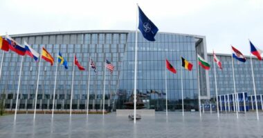 NATO vendos të financojë Ukrainën më 40 miliardë dollarë