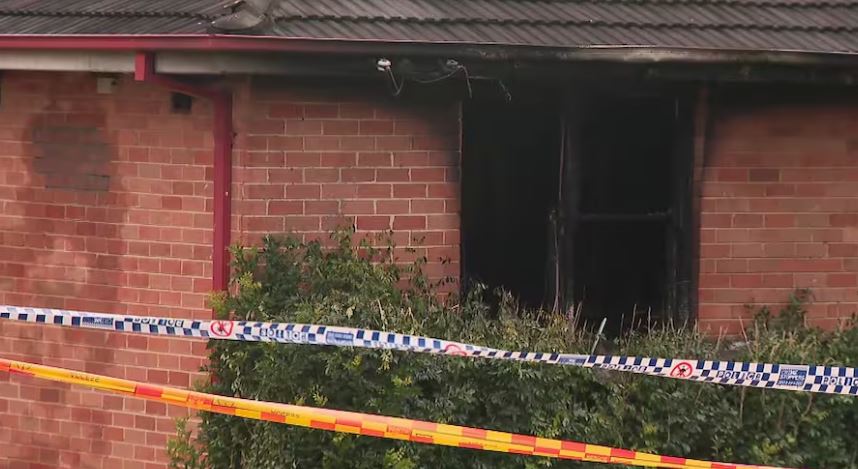 E rëndë në Australi/ Babai djeg shtëpinë dhe mbyll brenda shtatë fëmijët, 3 të vdekur