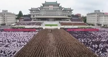 Mijëra njerëz në lot/ Kim Jong un organizon ceremoni për 30-vjetorin e vdekjes së gjyshit