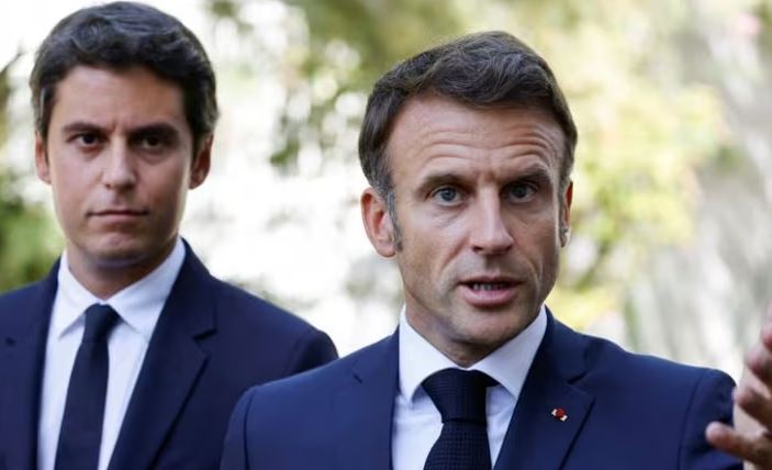 Macron refuzon humbjen, nuk pranon dorëheqjen e kryeministrit
