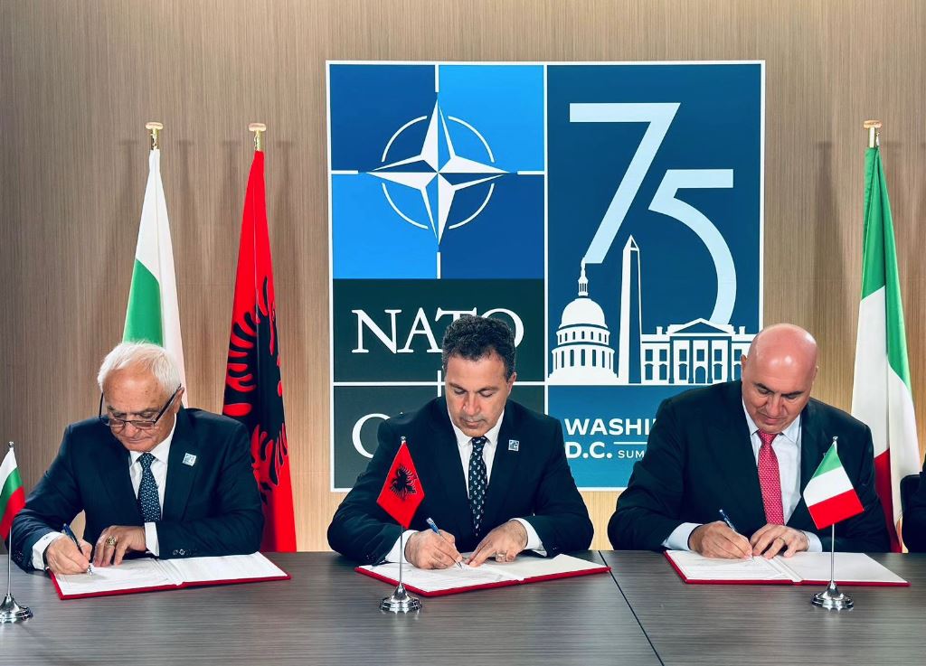 Shqipëria, Italia, Bullgaria dhe RMV nënshkruajnë dokumentin për Lëvizshmërinë Ushtarake përgjatë Korridorit të VIII