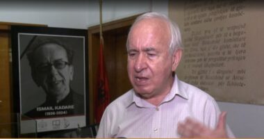 Kështjella e Kadaresë/ Biblioteka Kombëtare ekspozon testamentin shkrimor si homazh për gjeniun