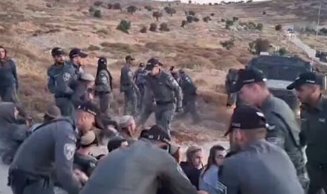 VIDEO/ Forcat izraelite përleshen me kolonët në Bregun Perëndimor
