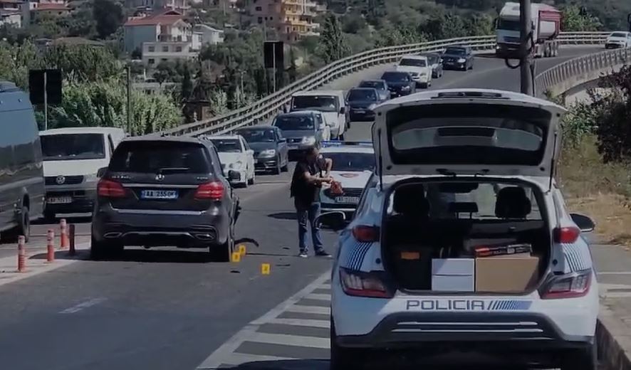 VIDEO/ Aksident në Durrës, motori përplaset nga makina, drejtuesi në gjendje të rëndë