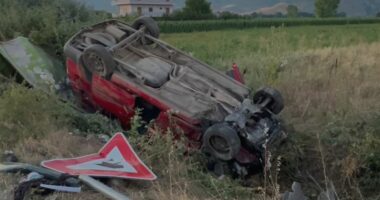 VIDEO/ Aksidenti me tetë të plagosur në aksin Korçë-Bilisht, pamje nga vendngjarja