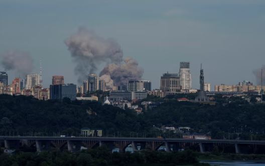 Rusia sulmon me raketa Kievin, raportohet për pesë të vdekur