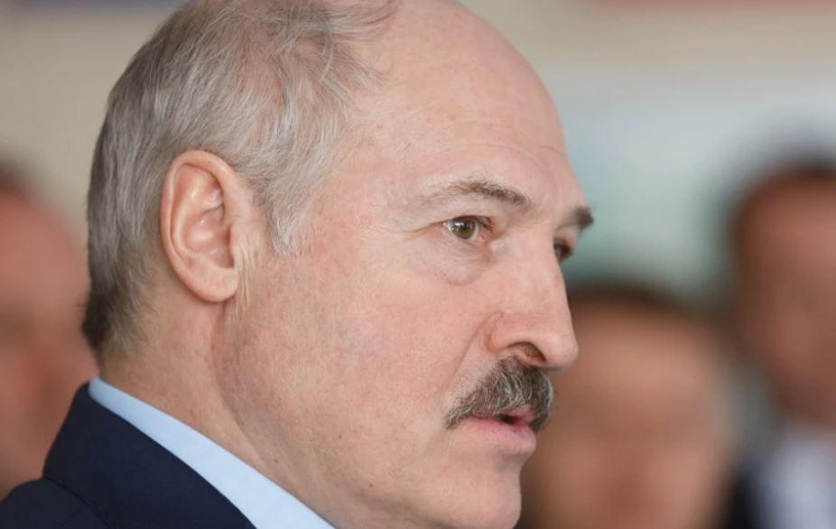 Lukashenko liron 10 të burgosur politikë