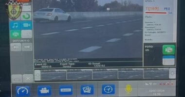 VIDEO/ Rrugorja instalon radarët e shpejtësisë në autostradën Thumanë-Kashar