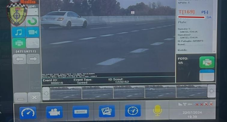 VIDEO/ Rrugorja instalon radarët e shpejtësisë në autostradën Thumanë-Kashar