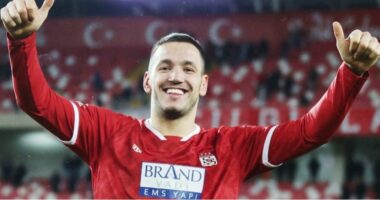 Manaj në formacionin e javës/ Sulmuesi kuqezi realizoi në fitoren e ekipit të tij, Sivasspor