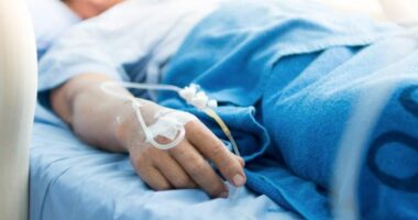 Mbi 100 persona u paraqiten në spitalin e Bulqizës me shenja helmimi/ Dalin analizat e ujit të pijshëm