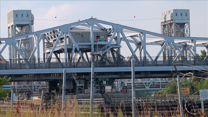 SHBA, temperaturat e larta bllokojnë mekanizmin e urës së hekurt