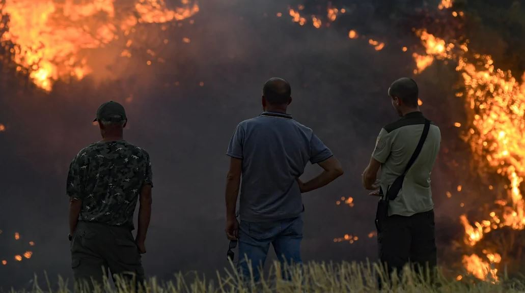 Spanja nën “pushtimin” e flakëve, vendi në alarm të kuq për shkak të nxehtësisë ekstreme