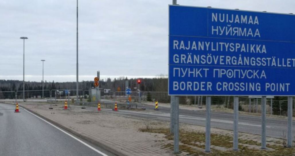 Finlanda miraton ligjin për bllokimin e emigrantëve nga Rusia