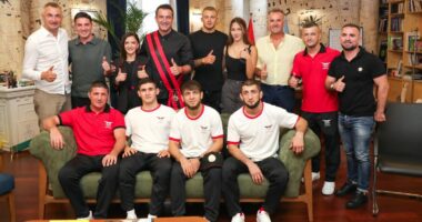 Veliaj pret skuadrën Olimpike të Tiranës: Investimet në sport po sjellin masivizim