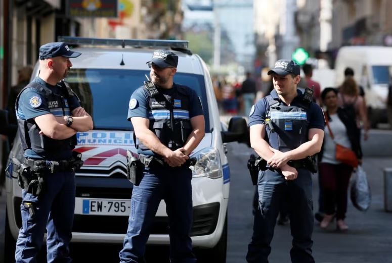 Katër të vrarë nga të shtënat me armë zjarri në një festë ditëlindjeje në Francë