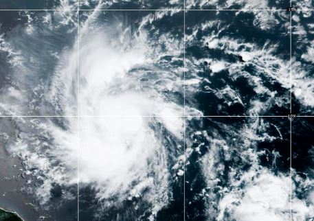Ishujt Karaibe priten të goditen nga një uragan i rrezikshëm