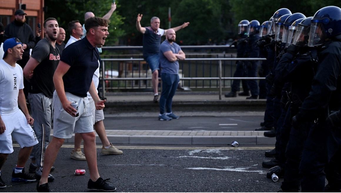 Protestat e dhunshme në Britani, 378 arrestime pas një jave trazirash të ekstremit të djathtë