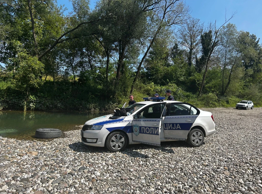 Përmbytet varka me emigrantë në lumin Drina ndërmjet Serbisë dhe Bosnjës