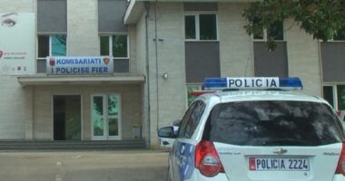 Shkatërroi dyert e biznesit të xhaxhait, shpallet në kërkim i riu në Patos