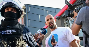 Pas akuzave të reja, Andrew Tate lihet sërish në arrest shtëpiak