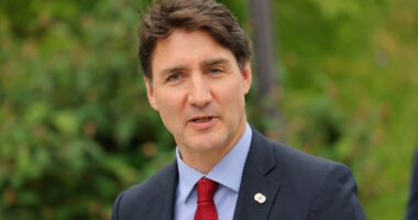 Justin Trudeau: Është e nevojshme një zgjidhje urgjente për bllokadën hekurudhore