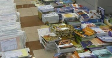 Tekstet shkollore falas/ Shpërndarja nis nëpër shkolla në fund të gushtit