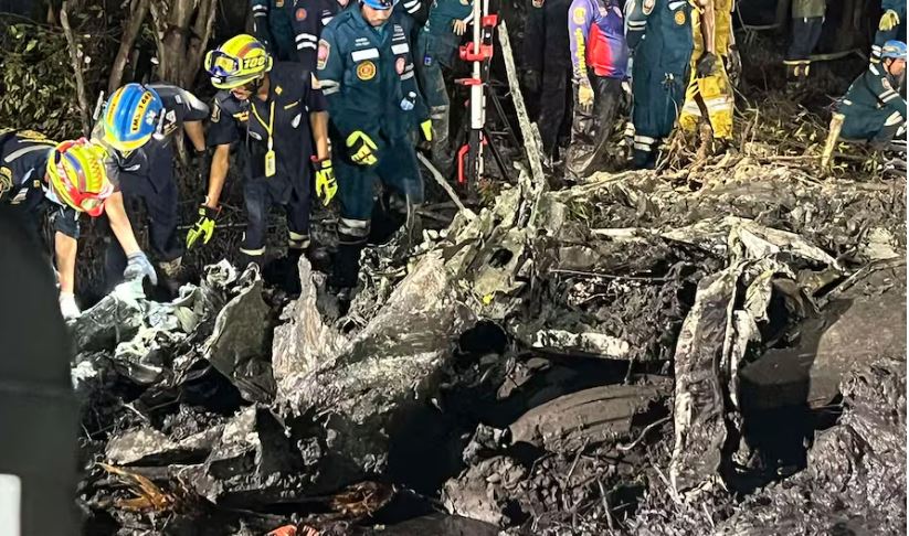 Ukraina nuk ndalet/ Godet aeroportin rus, shkatërron dhjetëra avionë