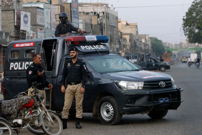 Vriten 11 oficerë policie në Pakistan, u zunë pritë nga disa persona të armatosur