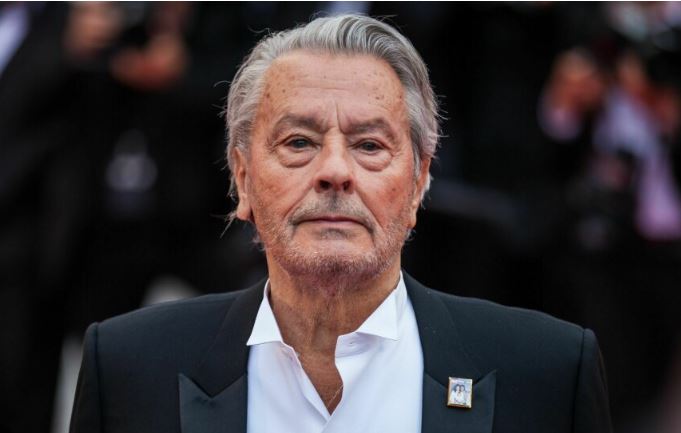 Shuhet burri më i bukur i shekullit XX/ Legjenda e filmit, Alain Delon ndërroi jetë në moshën 88-vjeçare