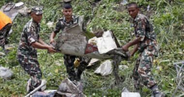 Rrëzohet helikopteri në Nepal, 5 të vdekur