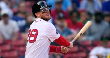 Me dy skuadra në një ndeshje, Danny Jansen hyn në historinë e sportit botëror