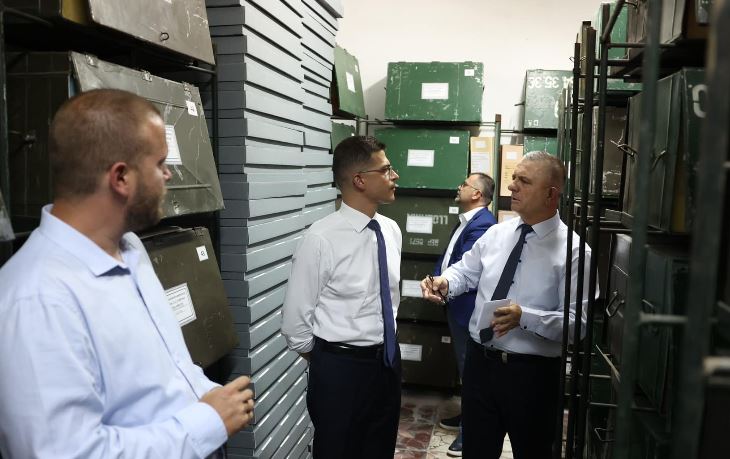 History of the Armed Forces, part of the Central State Archive/ Minister Vengu visits the Central Archive of the Armed Forces