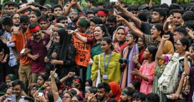 Si protestat e Bangladeshit i dhanë fund mbretërimit 15-vjeçar të Sheikh Hasinës?